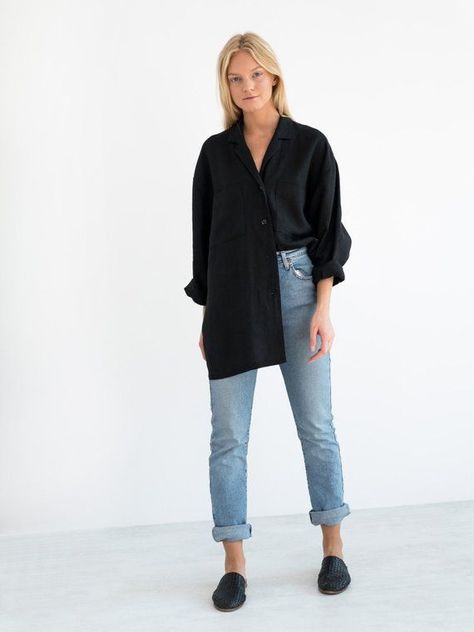 97d0145823aeb8ed80617be62e08bdccdesc41687819ri Oversized Button Down Shirt Outfit, Black Linen Blazer, Black Shirt Outfits, Linen Shirt Outfit, Oversized Shirt Outfit, Black Linen Shirt, Outfits Con Camisa, Oversize Outfit, Oversized Linen Shirt