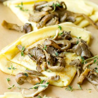 Vegetarian Mushroom Recipes, Crepe Recipe Savory, Crepes Party, Crepes And Waffles, Savory Crepes, Crepe Recipes, Vegetarian Breakfast, Wild Mushrooms, Delicious Vegetarian