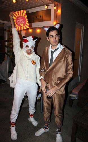 fantastic mr fox Fantastic Mr Fox Costume, Red Toes, Bratz Halloween Costume, Fantastic Fox, Fox Costume, White Beanie, Duo Halloween Costumes, Cute Couple Halloween Costumes, Pregnant Halloween