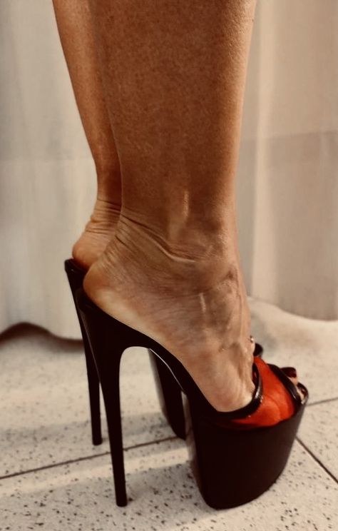 Beautiful High Heels Stilettos, High Heel Thong Sandals, Legs And Heels, Funky Heels, Nice Heels, High Heel Sandals Platform, Pleaser Heels, Very High Heels, Shoes Heels Classy