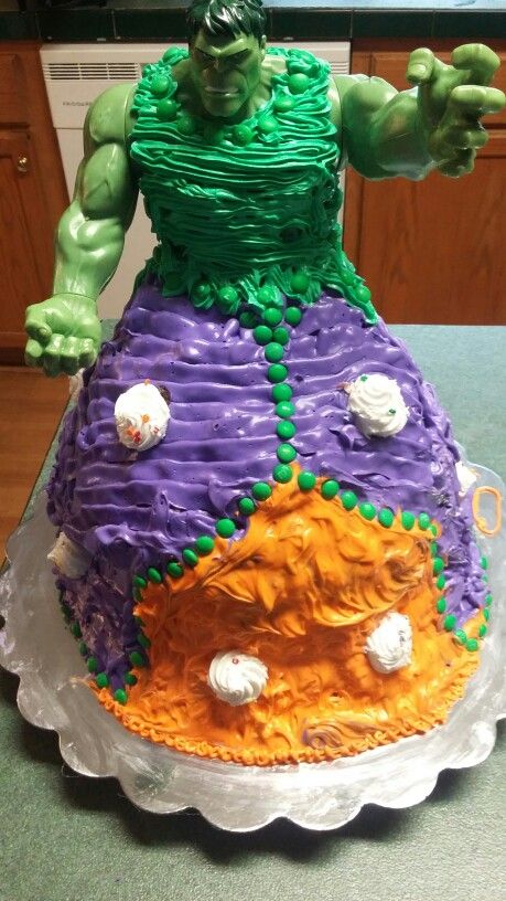 Pretty princess Hulk cake #Hulkprincess #finnysbirthdaycake Ugly Cakes, Princess Cake, Beautiful Food, Hulk, Kids Costumes, How To Make Cake, Pasta, Cake, Birthday