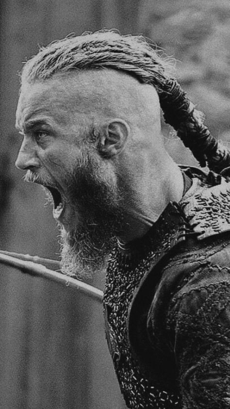 Ragnar Lothbrok Tattoo, King Ragnar Lothbrok, Ragnar Vikings, Viking Pictures, Viking Wallpaper, Viking Aesthetic, Ragnar Lothbrok Vikings, Vikings Show, King Ragnar