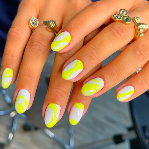 Neon Glitter Nails, Summer Nailart, Yellow Nail Art, Watermelon Nails, Hippie Nails, Magazine Vogue, Moon Nails, Bright Nails, Happy 4th Of July