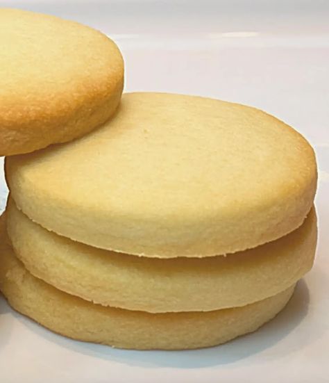 shortbread cookies Three Ingredient Cookies, Eggless Cookie Recipes, Shortbread Cookies Easy, 3 Ingredient Cookies, Short Bread, Shortbread Cookie Recipe, Butter Cookies Recipe, Cut Out Cookies, Quick Snacks