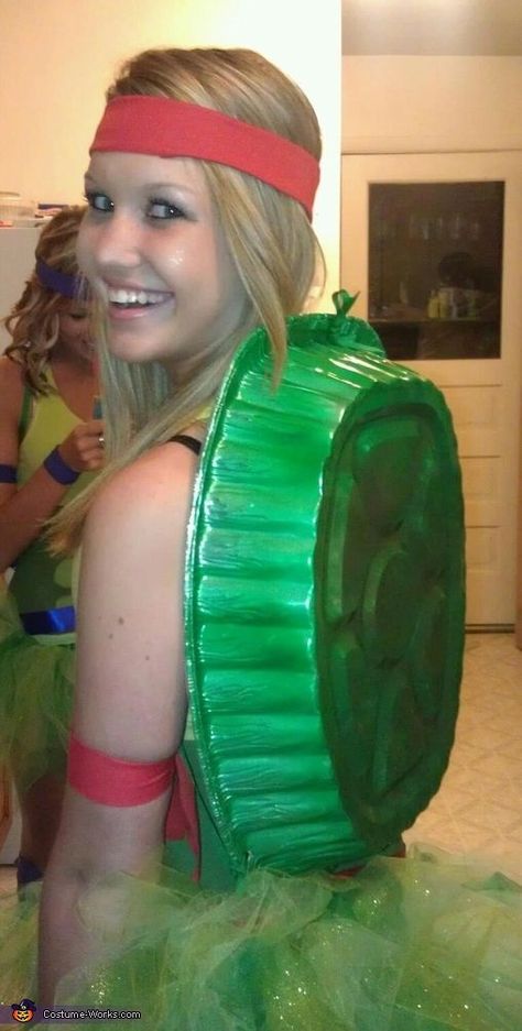 homemade ninja Turtle costume! Click the picture for 10 more last minute halloween costumes! Last Minute Couples Costumes, Ninja Turtles Costume, Turtle Costume, Ninja Turtle Costume, Green Costume, Camp Theme, Turtle Costumes, Halloween Fest, Cheer Camp