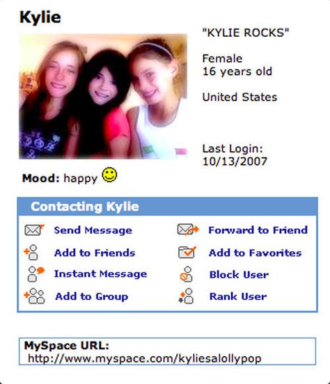 Before lips, Kylie Jenner was apparently a 16-year-old lollypop. | 10 Famous People Who Had Really Embarrassing Myspace Profiles Webcore Layout, Y2k Internet, Myspace Aesthetic, Spring Fling Party, Tom Hardy Movies, Scene Emo, Old Computers, Astro Boy, Kendall And Kylie Jenner