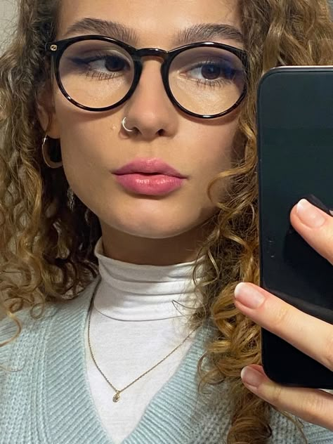 #curly #curlygirl #naturalcurlyhair #glassesframes #glasses #nostril #piercing #mirrorselfies #browneyemakeup #blondehaircolor #naturalhairdaily #browshaping #goldjewellery Glasses And Piercings, Nose Piercing Glasses, Classy Nose Piercing, Nose Piercing With Glasses, Brown Hair Color Shades, Glasses Frames Trendy, Girl Glasses, Top Engagement Rings, Nostril Piercing