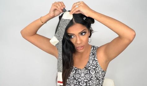 This is a guide on heatless sock curls. Learn how to achieve heatless curls overnight with socks in this step-by-step tutorial. Sock Curls Tutorial, Curl Hair Overnight, Sock Curls, Curls Tutorial, Heatless Curls Overnight, Loose Curls Hairstyles, Curl Tutorial, Beach Curls, Hair Socks