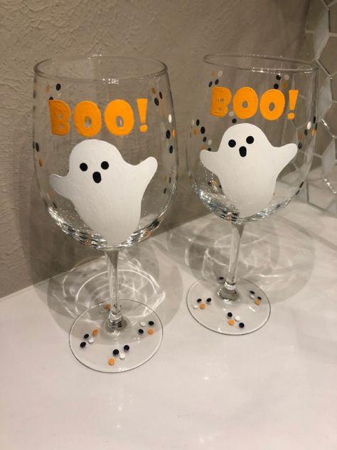 Boo! This is a cute Halloween themed ghost glass with black, orange, white, and dark purple dots all around the glass. Different color options for the 'BOO!' including orange, black, white, and a dark purple. All glasses are top-rack dishwasher safe, but hand wash recommended. Free shipping included when orders are $35 and up! Shipping is 1-2 weeks, but I try to have my products painted, and shipped as soon as possible without compromising quality - usually within the week. Keep in mind that ho Halloween Wine Glasses, March Quotes, Womens History, Circuit Crafts, Diy Wine Glasses, Painting Practice, Halloween Pumpkins Painted, Halloween Wine, Glass Diy