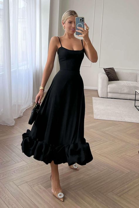 Estilo Chic, Solid Color Dress, Midi Dress Party, Elegant Dresses Long, Daily Dress, Bustiers, Hot Dress, Spaghetti Strap Dresses, Cami Dress