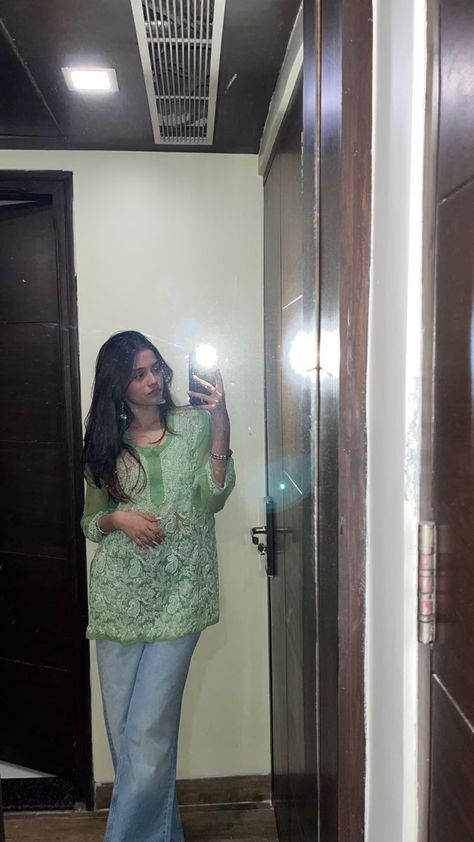 Short Kurta And Jeans Outfit Women, Green Kurta With Jeans, Kurti Over Jeans, Kurtis And Jeans Outfit, Black Chikankari Kurti Outfit, Casual Indian Outfits Street Styles, Short Kurti And Jeans Aesthetic, Asthetic Kurta With Jeans, Short Kurtis For Jeans Aesthetic