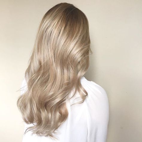 Hairstyles and Beauty blog is dedicated to beauty, hairstyles and makeup. — IG: brandrice Dish Water Blonde, Full Blonde, Butter Blonde Hair, Honey Blonde Balayage, Soft Blonde Hair, Hairstyles And Makeup, Butter Blonde, Cool Blonde Hair Colour, Cool Blonde Hair