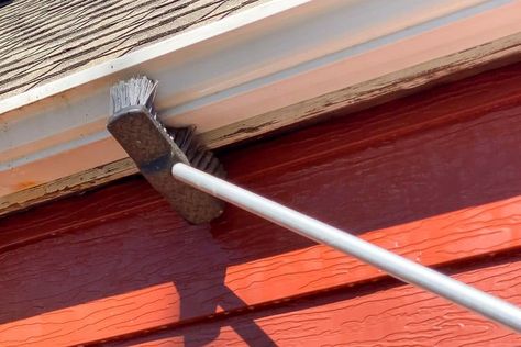 Tips for Painting Soffits and Fascia Boards Painting Gutters, Vinyl Soffit, How To Clean Aluminum, Gutter Cleaning Tool, Painting Baseboards, Gutter Cleaner, Tips For Painting, Fascia Board, Gallon Of Paint