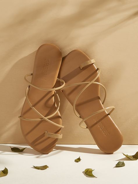 Flat Chappals For Women, Women Footwear Flats, Sliders For Women, Nude Strappy Sandals, Elegant Shoes Heels, حفل توديع العزوبية, Women Slippers Fashion, Shein Shoes, Women Flat Sandals