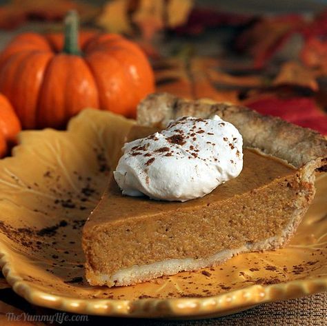 Chai Pie, Recipe Pumpkin, Pumpkin Pie Recipe, Pumpkin Chai, Halloween Recipe, Pumpkin Pie Recipes, Cream Puffs, Pumpkin Dessert, Pie Dessert