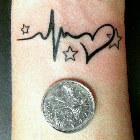 Cute Ekg Tattoo, Heartbeat Tattoo Design, Heartbeat Tattoo, Geniale Tattoos, Tattoos For Daughters, Hand Tattoo, Heart Beat, Star Tattoos, Trendy Tattoos