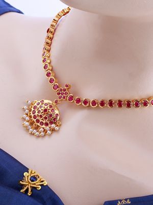 Ruby Necklace Designs, Necklaces Simple, Necklaces Ideas, The Bling Ring, Gold Jewelry Simple Necklace, Gold Necklace Indian Bridal Jewelry, Gold Jewelry Stores, Wedding Jewellery Collection, Black Beaded Jewelry