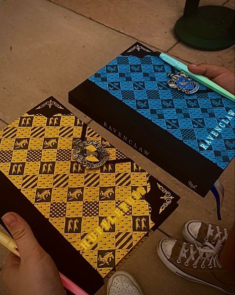 Ravenclaw And Hufflepuff Friendship, Hufflepuff X Ravenclaw Couple, Hufflepuff And Ravenclaw, Ravenclaw, Picnic Blanket, Harry Potter