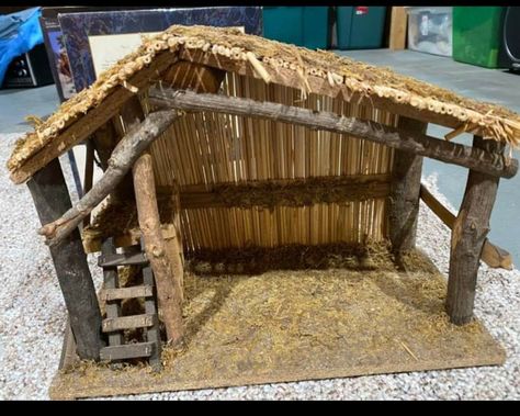 Christmas Nativity Scene Diy, Christmas Nativity Scene Display, Nativity Display, Christmas Crib Ideas, Nativity Scene Diy, Manger Nativity, Nativity Scene Display, Nativity Creche, Nativity Stable