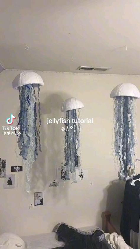 All credits go to @gi.gi_55 on Tik Tok!!! Jellyfish Decor, Jellyfish Decorations, Homemade Valentines Day Cards, Craft Table Diy, Black Living Room Decor, Wall Art Diy Paint, Homemade Mothers Day Gifts, Recycled Art Projects, Kitchen Cupboard Designs