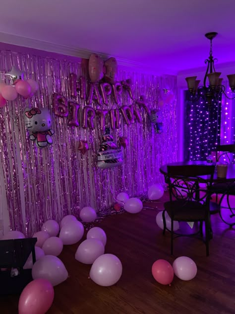 15tg Birthday Party Ideas, Sweet 16 Party Color Schemes, Birthday House Party Ideas Decoration, Small Sweet 16 Party Ideas At Home, 15tg Birthday Ideas, Sweet 16 House Party, Sweet 16 At Home, Small Sweet 16, Birthday Party At Home Ideas