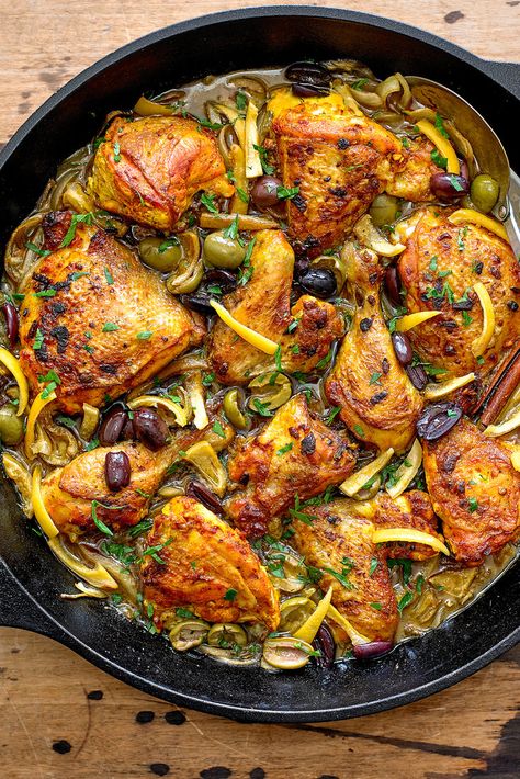 Chicken Tagine With Olives And Preserved Lemons Chicken And Olives, Arabisk Mat, Chicken Tagine, Tagine Recipes, Comidas Fitness, Idee Pasto, Preserved Lemons, Nyt Cooking, Moroccan Food