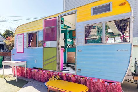 Most Unique & Themed AirBnBs in California | Anna Everywhere Trailer Airbnb, Glamour Camping, Childhood Bedroom, Food Trailers, Airbnb Ideas, Camping Vintage, Go Glamping, Airbnb Rentals, Travel Things