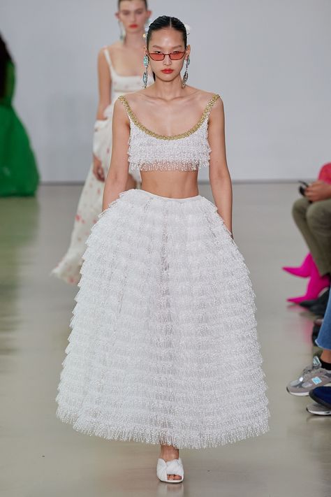 Giambattista Valli Haute Couture, Timeless Dress, Spring Summer 2022, Couture Runway, Giambattista Valli, Fashion Show Collection, Bridal Couture, Summer 2022, Spring Summer Fashion