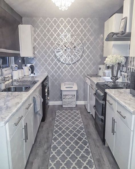 I Love Wallpaper on Instagram: “The Kitchen doesn’t have to be any less luxurious than the rest of your house 💁🏼‍♀️ ⠀ Add a taste of wallpaper and create a stunning…” Condo Decor, Instagram Kitchen, Trellis Wallpaper, First Apartment Decorating, Condo Ideas, Basement Apartment, Grey Home Decor, Living Room Decor Cozy, Kitchen Room Design