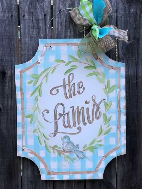 This bird board door hanger is an original artist tree design created to give a sweet look to any door of your home or to welcome your new baby into the world. Dollar General Diy, Mason Jar Door Hanger, Dothan Alabama, Burlap Signs, Baby Door Hangers, Door Hangers Diy, Baby Door, Easter Door Hanger, Summer Door Hanger