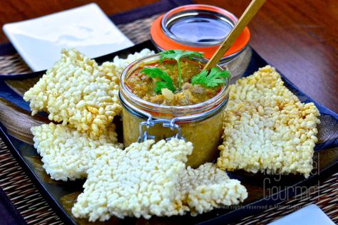 Thai Deep Fried Rice Crispy Cake with Shrimp, Pork and Peanuts in Coconut Milk Dip, Khao Tung Na Tung Deep Fried Rice, Coconut Dip, Rice Crispy Cake, Vegetable Burger, Veggie Fritters, Authentic Thai Food, Family Baking, Crispy Rice, Thai Cooking