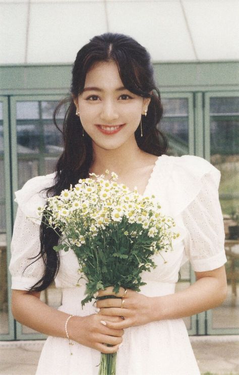 Yes I Am Jihyo, Twice Jihyo, Girl Group, Flower Girl Dresses, Lemon, Wedding Dress, On Twitter, Twitter