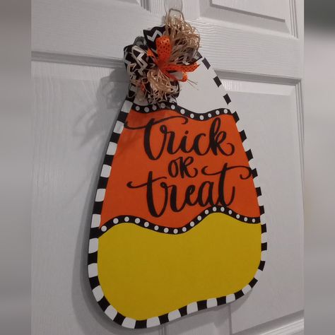 Hand Painted Halloween Door Hanger With Trick Or Treat Saying! 22" X 15". Sealed With Clear Coat To Protect From Weather But I Still Advise To Display Under A Covered Porch To Prolong Its Life. Open To Any Reasonable Offer! Canvas Door Hanger, Fall Leaf Wreaths, Fall Decor Diy Crafts, Halloween Door Hangers, Burlap Door Hangers, Fall Door Hangers, Halloween Wall Decor, Whimsical Halloween, Fall Door Decorations