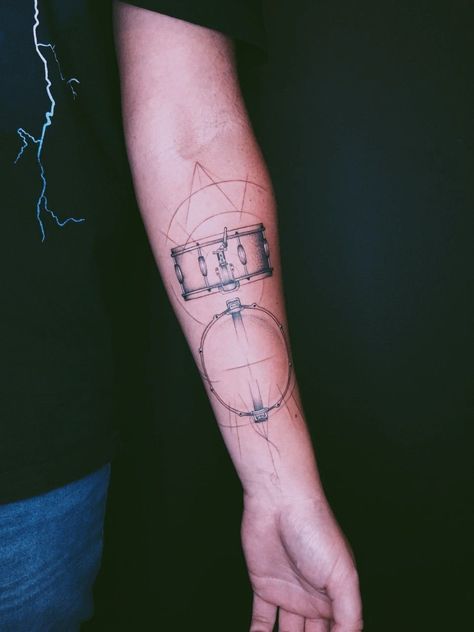 ADVERTISEMENT Snare Drum Tattoo, Drummer Tattoo, Trumpet Tattoo, Atom Tattoo, Drum Tattoo, Science Tattoos, Molecule Tattoo, Tatuagem Masculina Pequena, Rune Tattoo