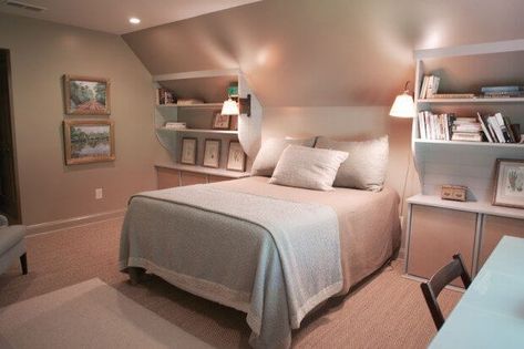 The Upside of Downsizing Attic Sloped Ceiling, Slanted Ceiling Ideas, Slanted Ceiling Bedroom, Sloped Ceiling Bedroom, Attic Bedroom Designs, Slanted Ceiling, Attic Ideas, Bedroom Layout, Attic Room