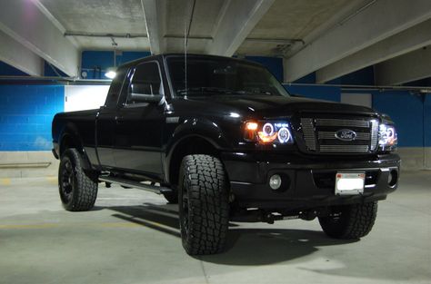 2006 Ford ranger blacked out Ford Ranger Black, Ford Ranger Interior, Ford Ranger 2014, Dangerous Stunts, Ford Ranger Lifted, Montero 4x4, Ranger 2010, Baby Trucks, 2006 Ford Ranger