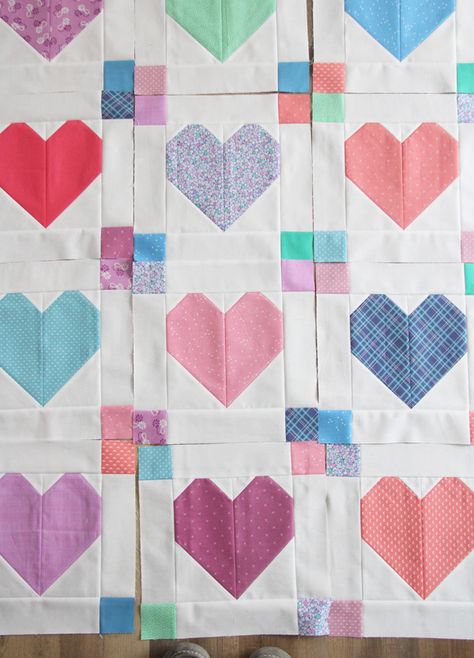 Heart Quilt Blocks Free Pattern Simple, Heart Quilt Blocks Free Pattern, Heart Quilt Blocks, Free Quilt Patterns Printables, Kid Quilts Patterns, Things To Sew, Heart Quilts, Quilts Blocks, Cluck Cluck Sew