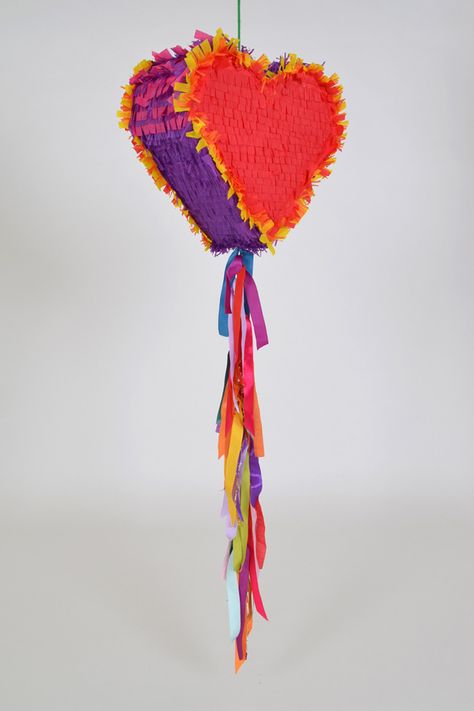 Wedding Pinata, Mexican Pinata, Valentines Birthday Party, Piñata Ideas, Mini Pinatas, Mexican Birthday, Diy Pinata, Pinata Party, Heart Diy