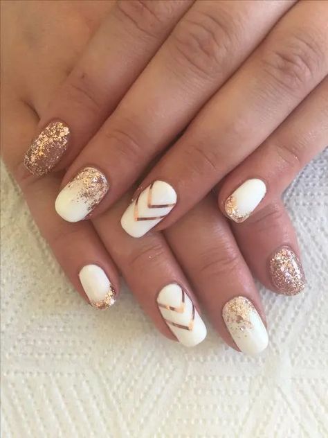 Ivory Nail Designs, Ivory Nails Acrylic, White And Gold Nail Ideas, Nails With Gold Accent, White And Gold Nails, Ivory Nails, Gold Accent Nail, Gold Gel Nails, Cheap Nail Art