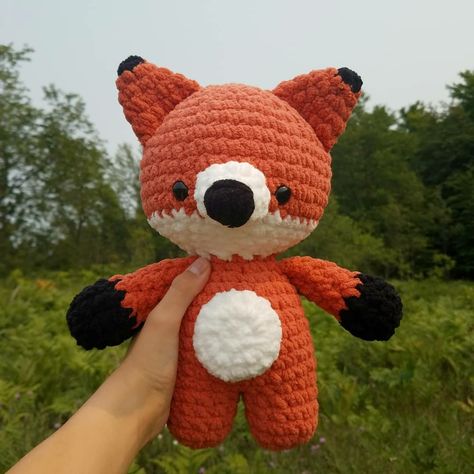 Cute Fox Crochet, Crochet Plushies Fox, Fox Plushie Aesthetic, Fox Plushie Crochet, Crochet Plushies Easy, Amigurumi Aesthetic, Crochet Teddies, Crocheted Fox, Amigurumi Fox Pattern