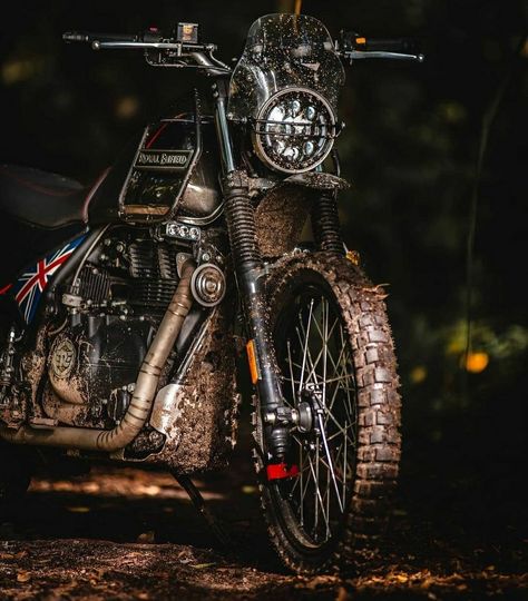 Himalaya Bike, Royal Enfield Hd Wallpapers, Himalayan Royal Enfield, Enfield Himalayan, Stunt Bike, Bike Aesthetic, Phone Display, Motorcycle Wallpaper, Best Profile Pictures