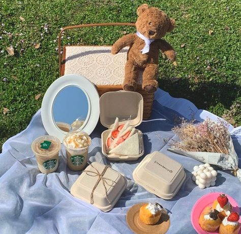 Grass Picnic, Forest Field, Picnic Inspo, Blue Picnic, Flower Road, Kids Picnic, Picnic Aesthetic, Picnic Inspiration, Picnic Lunch