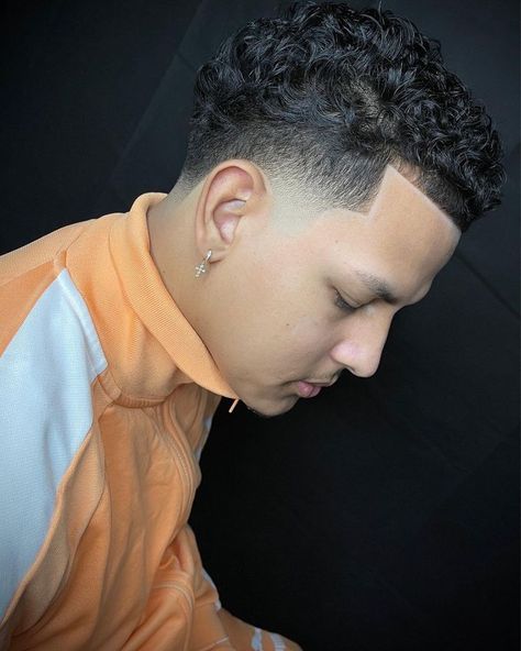 2025 Haircut, Medium Fade Haircut, Best Short Haircuts For Men, Fade Haircut Curly Hair, Taper Fade Curly Hair, Short Haircuts For Men, Undercut Fade, Curly Hair Fade, Beard Styles Short