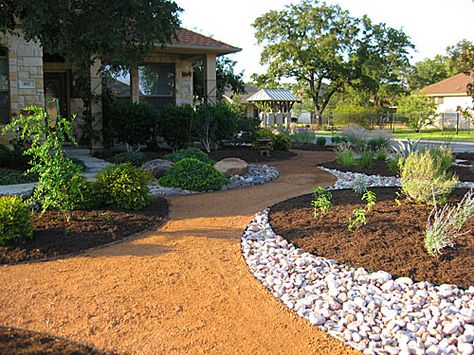 Xeriscape Front Yard, Xeriscape Landscaping, Garden Line, Residential Landscaping, Walkway Landscaping, Succulent Landscaping, Areas Verdes, Backyard Diy, Beautiful Yards