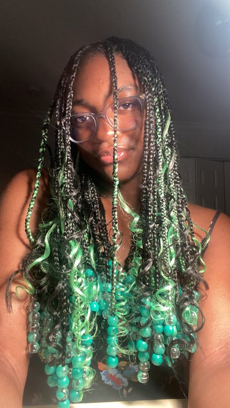 Box Braid Colour Ideas, Forest Green Braids, Mint Green Braids, Braid Styles Color, Green Braided Hairstyles, Braids With Curls And Color, Green Goddess Braids, Blue And Green Braids, Teal Box Braids