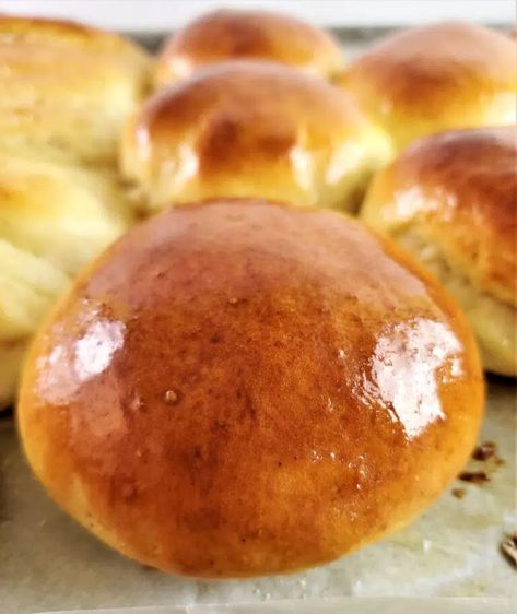 Gluten Free Hamburger and Hot Dog Buns - Let Them Eat Gluten Free Cake Gluten Free Hamburger Buns, Roll Dough Recipe, Gluten Free Artisan Bread, Gluten Free Hamburger, Gluten Free Rolls, Gluten Free Milk, Gluten Free Buns, Gluten Free Recipes Bread, Going Gluten Free