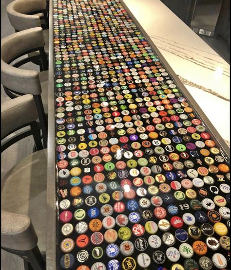 Bottle Cap Table, Bar Deco, Bottle Cap Projects, Cave Basement, Kids Basement, Bar Basement, Beer Bottle Cap, Bottle Cap Art, Beer Caps