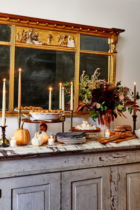 Thanksgiving Dessert Buffet, Thanksgiving Buffet Table, Thanksgiving Table Decor Ideas, Thanksgiving Decorations Outdoor, Top Decor Ideas, Thanksgiving Dining, Friendsgiving Dinner Party, Thanksgiving Planning, Thanksgiving Essentials