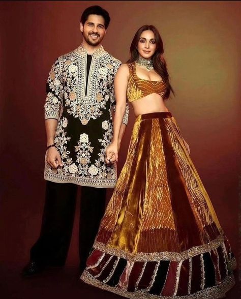 Siddharth Malhotra Wedding, Kiara And Sidharth, Mehendi Function Outfit, Sidharth Malhotra Kiara Advani, Wedding Blouse Design, Kiara Wedding, Traditional Indian Mens Clothing, Diwali Fashion, Siddharth Malhotra