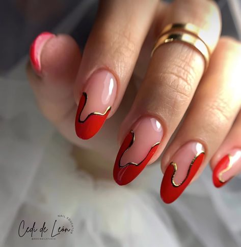 Red Nail Designs Classy, Red Short Nails Design, Acrylic Nails Chic, Red Abstract Nails, Red Classy Nails, Nail Art Classy, Classy Nail Art Ideas, Nail Art Noel, Chic Nail Art